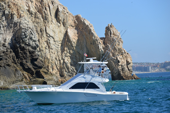 Barco de pesca deportiva en Land's End, Cabo San Lucas